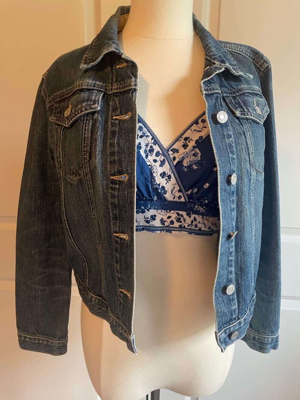 GAP Factory Women's Icon Blue Denim Jacket Size Small - Picture 6 of 6